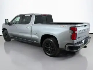 Chevrolet Silverado 1500 2024 4x4 RST 4 puertas Cabina Crew 5.8 pies. SB