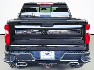 Chevrolet Silverado 1500 2023 4x4 High Country 4 puertas Cabina Crew 5.8 pies. SB