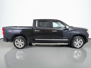 Chevrolet Silverado 1500 2023 4x4 High Country 4 puertas Cabina Crew 5.8 pies. SB