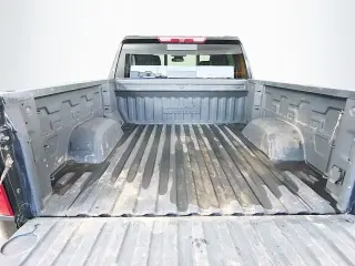 Chevrolet Silverado 1500 2023 4x4 High Country 4 puertas Cabina Crew 5.8 pies. SB