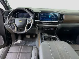 Chevrolet Silverado 1500 2023 4x4 High Country 4 puertas Cabina Crew 5.8 pies. SB