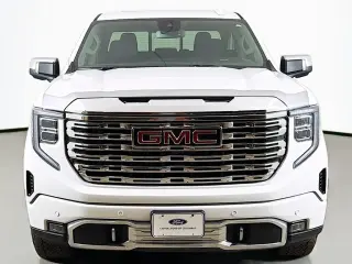 GMC Sierra 1500 2022 4x4 Denali 4 puertas Cabina Crew 5.8 pies. SB