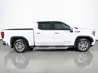 GMC Sierra 1500 2022 4x4 Denali 4 puertas Cabina Crew 5.8 pies. SB