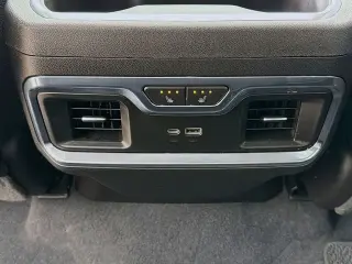 GMC Sierra 1500 2022 4x4 Denali 4 puertas Cabina Crew 5.8 pies. SB