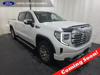 GMC Sierra 1500 2023 4x4 Denali 4 puertas Cabina Crew 5.8 pies. Caja corta
