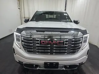 GMC Sierra 1500 2023 4x4 Denali 4 puertas Cabina Crew 5.8 pies. Caja corta