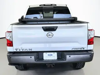Nissan Titan 2018 4x4 PRO-4X 4 puertas Cabina Crew