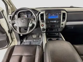 Nissan Titan 2018 4x4 PRO-4X 4 puertas Cabina Crew