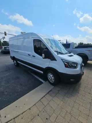 Furgoneta de Carga Ford Transit 2023 AWD 250 3 puertas SWB Techo Medio