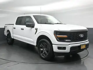 Ford F-150 2025 4x4 STX 4 puertas SuperCrew 5.5 ft. Caja Corta
