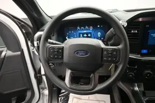 Ford F-150 2025 4x4 STX 4 puertas SuperCrew 5.5 ft. Caja Corta