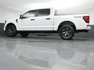 Ford F-150 2025 4x4 STX 4 puertas SuperCrew 5.5 ft. Caja Corta