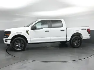 Ford F-150 2025 4x4 STX 4 puertas SuperCrew 5.5 ft. Caja Corta