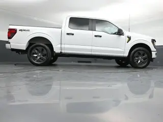Ford F-150 2025 4x4 STX 4 puertas SuperCrew 5.5 ft. Caja Corta