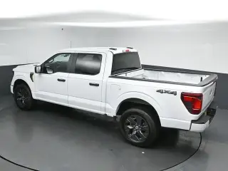 Ford F-150 2025 4x4 STX 4 puertas SuperCrew 5.5 ft. Caja Corta