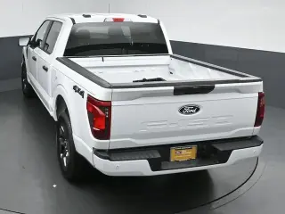 Ford F-150 2025 4x4 STX 4 puertas SuperCrew 5.5 ft. Caja Corta