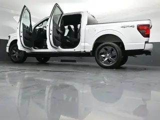 Ford F-150 2025 4x4 STX 4 puertas SuperCrew 5.5 ft. Caja Corta