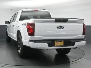 Ford F-150 2025 4x4 STX 4 puertas SuperCrew 5.5 ft. Caja Corta