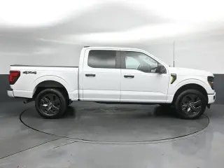 Ford F-150 2025 4x4 STX 4 puertas SuperCrew 5.5 ft. Caja Corta