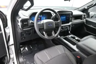 Ford F-150 2025 4x4 STX 4 puertas SuperCrew 5.5 ft. Caja Corta