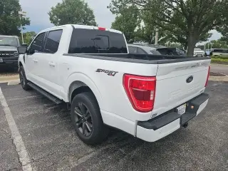 Ford F-150 2023 4x4 XLT 4 puertas SuperCrew 5.5 pies. Caja corta