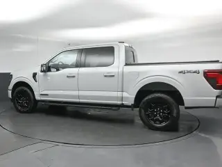 Ford F-150 2024 4x4 XLT 4 puertas SuperCrew 6.5 pies. SB