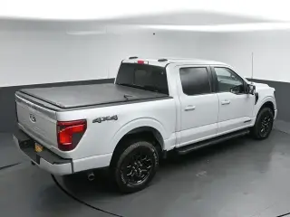 Ford F-150 2024 4x4 XLT 4 puertas SuperCrew 6.5 pies. SB