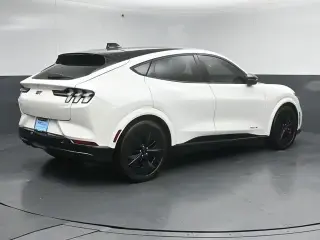 Ford Mustang Mach-E 2025 AWD GT 4 puertas SUV