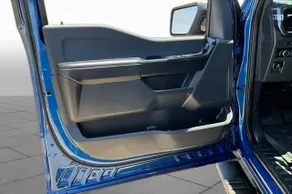 Ford F-150 2025 4x4 STX 4 puertas SuperCrew 5.5 pies. SB