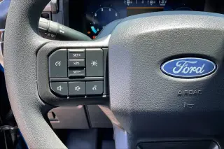 Ford F-150 2025 4x4 STX 4 puertas SuperCrew 5.5 pies. SB
