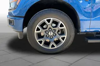 Ford F-150 2025 4x4 STX 4 puertas SuperCrew 5.5 pies. SB