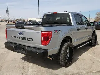 Ford F-150 2023 4x4 XLT 4 puertas SuperCrew 5.5 pies SB