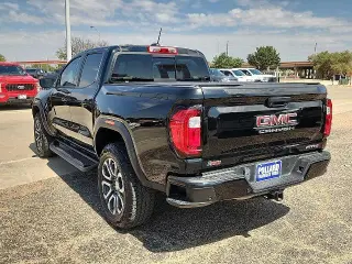 GMC Canyon 2024 4x4 AT4 4 puertas Cabina Crew 5 pies. SB