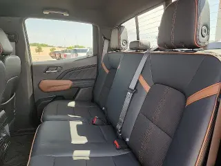 GMC Canyon 2024 4x4 AT4 4 puertas Cabina Crew 5 pies. SB