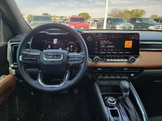 GMC Canyon 2024 4x4 AT4 4 puertas Cabina Crew 5 pies. SB