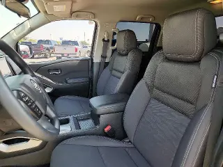 Nissan Frontier 2024 4x2 S 4 puertas Cabina Crew 5 pies. SB