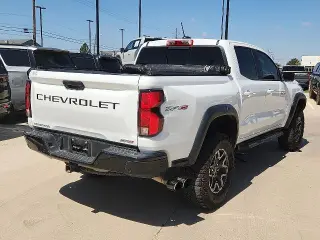 Chevrolet Colorado 2024 4x4 ZR2 4 puertas Crew Cab 5 pies. caja corta