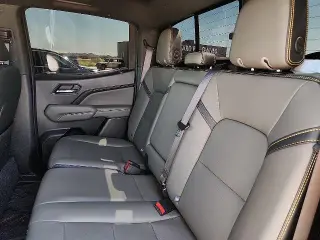 Chevrolet Colorado 2024 4x4 ZR2 4 puertas Crew Cab 5 pies. caja corta