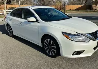 2017 Nissan Altima SV Sedan