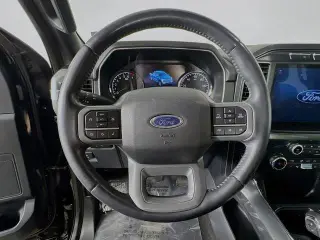 Ford F-150 2022 4x4 XLT 4 puertas SuperCrew 5.5 pies. Caja corta