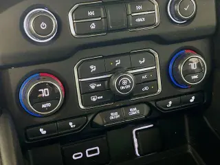 Chevrolet Suburban 2022 4x4 LT 4 puertas SUV