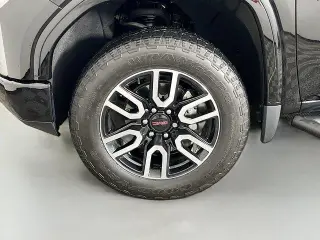 GMC Sierra 1500 2021 4x4 AT4 4 puertas Cabina Crew 5.8 pies. SB