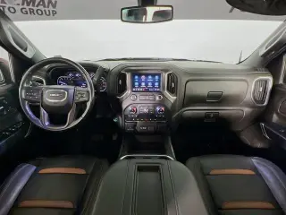 GMC Sierra 1500 2021 4x4 AT4 4 puertas Cabina Crew 5.8 pies. SB
