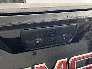 GMC Sierra 1500 2021 4x4 AT4 4 puertas Cabina Crew 5.8 pies. SB