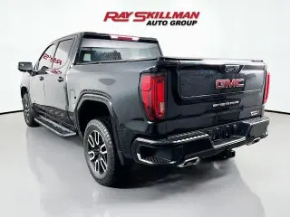 GMC Sierra 1500 2021 4x4 AT4 4 puertas Cabina Crew 5.8 pies. SB