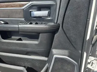 Ram 2500 2020 4x4 Laramie Cabina Doble 4 puertas 6.3 pies. Pickup SB