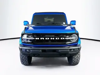 Ford Bronco 2023 4x4 Outer Banks 4 puertas SUV