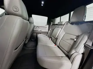 GMC Sierra 1500 2022 4x4 SLT Cabina Crew 4 puertas 5.8 pies. Caja corta