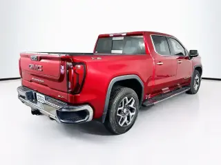 GMC Sierra 1500 2022 4x4 SLT Cabina Crew 4 puertas 5.8 pies. Caja corta