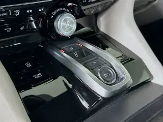 Acura MDX 2025 4 puertas SUV con Paquete de Tecnología